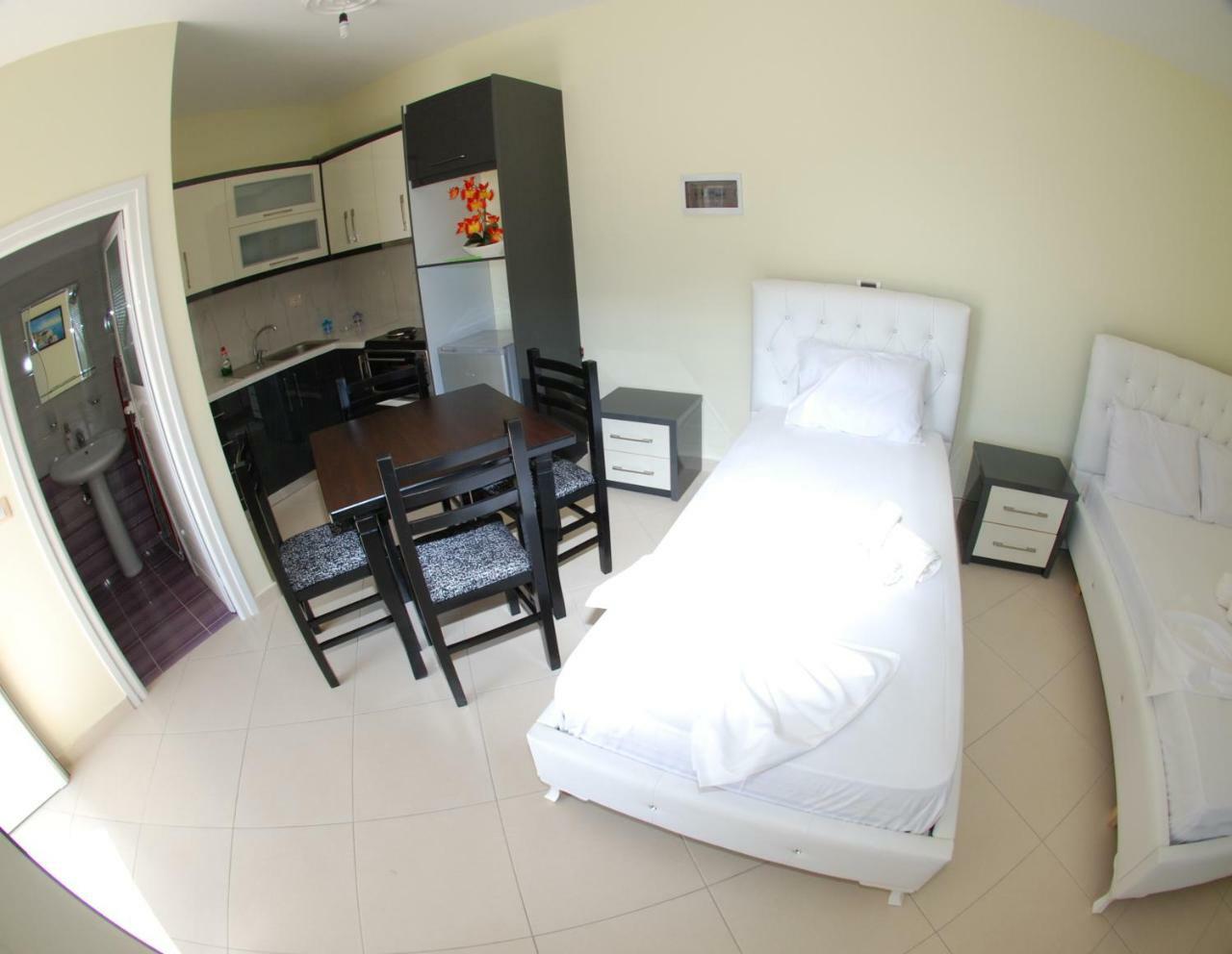 Rama Apartments Sarandë Exterior foto